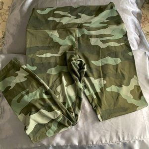 Ultimate Pink Camo Leggings